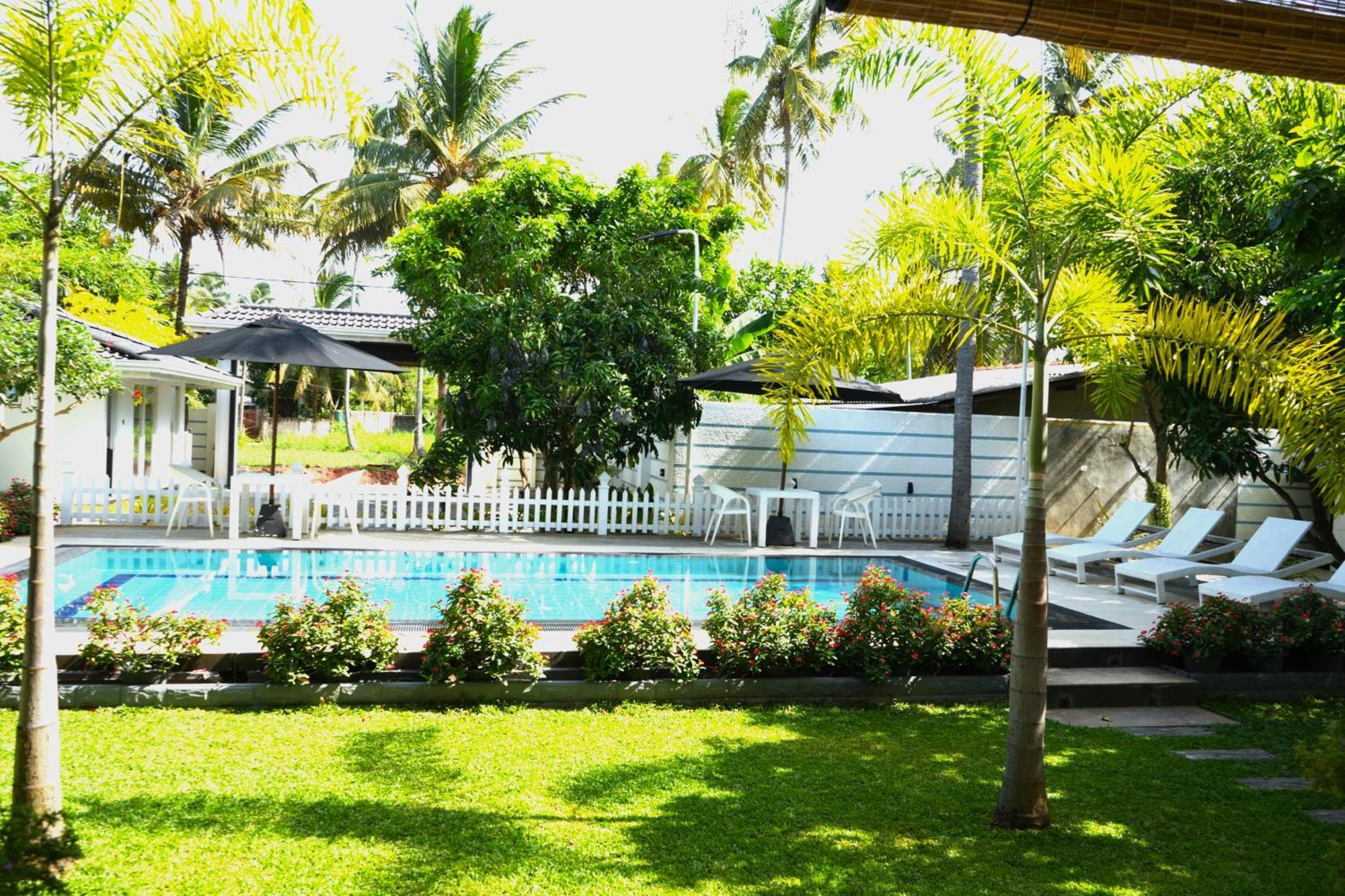 Wetland Resort Negombo Esterno foto