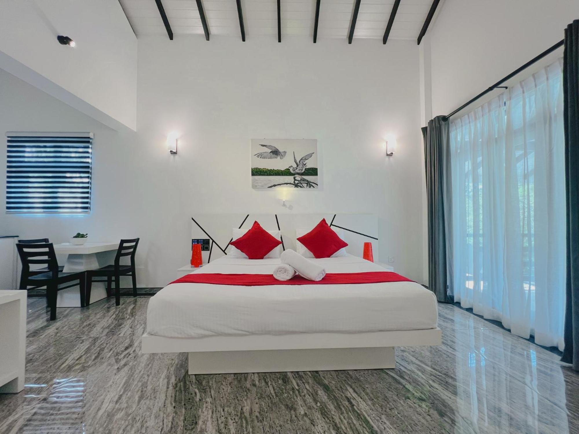 Wetland Resort Negombo Esterno foto